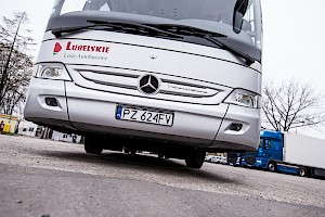 mercedes benz turismo autokar front